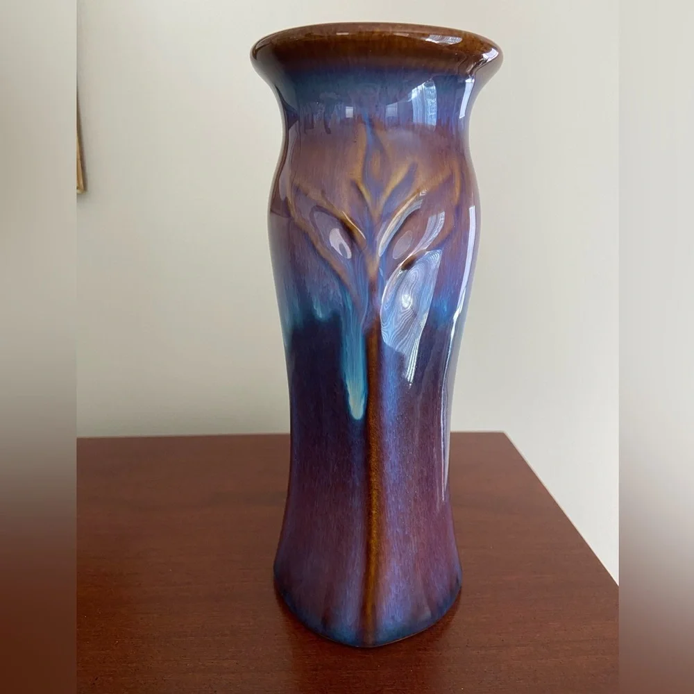 Bill Campbell Studios art pottery Lotus Vase 7.5” tall artist signed flower vase